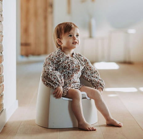 Quax Furniture Quax kreiert moderne Einrichtungsgegenstände für Babys und Kinder und verbindet mühelos Designästhetik mit Funktionalität.