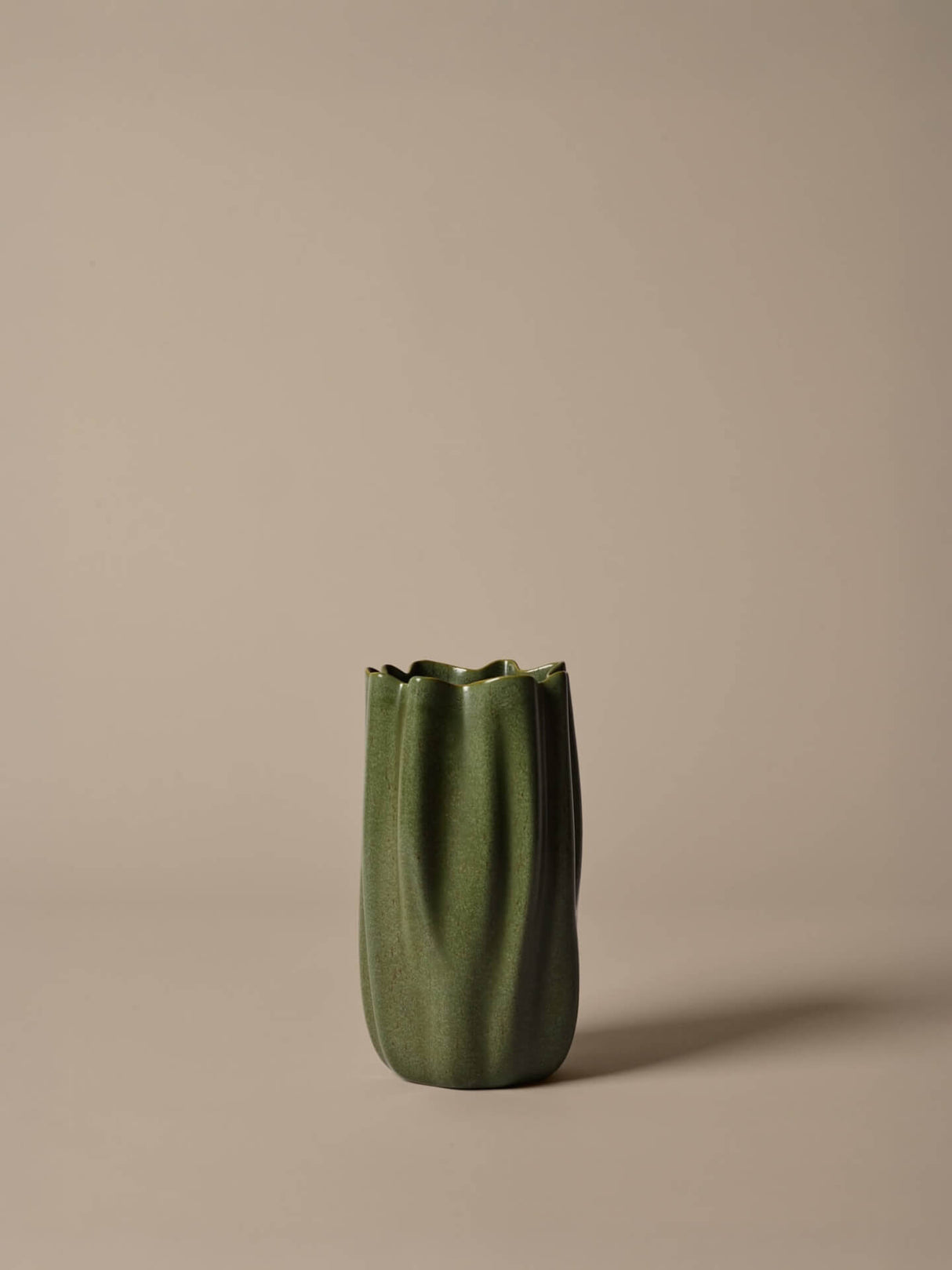 Ferm Living - Nium Vase - H23 - Dark Sage