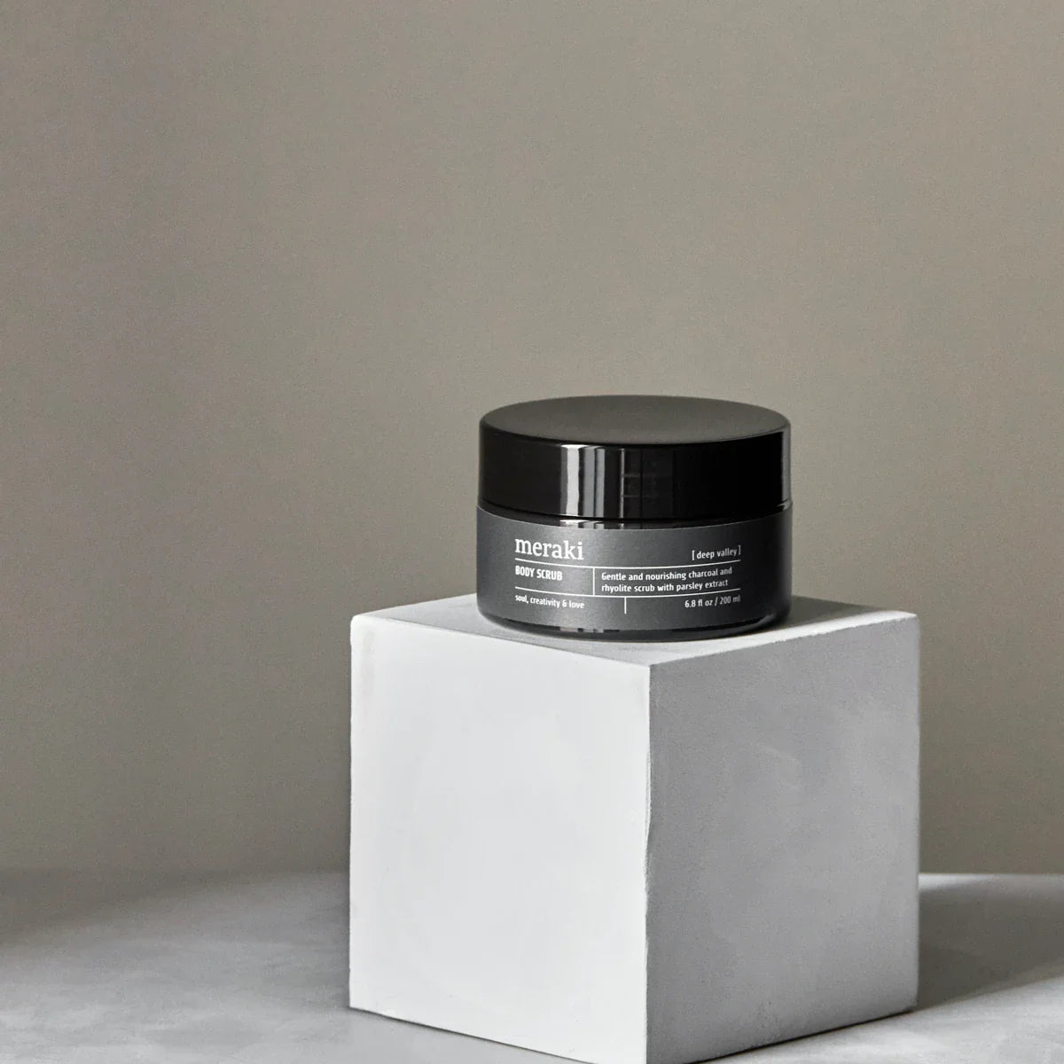 Meraki Aktivkohle Körperpeeling Deep Valley 200 ml