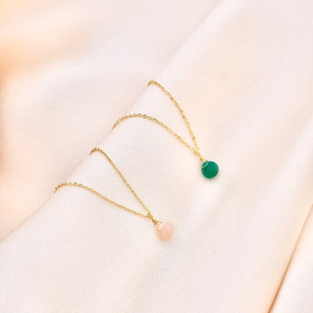 Victoire Collection Halskette mit Rosenquarz Tropfen – Edelstahl