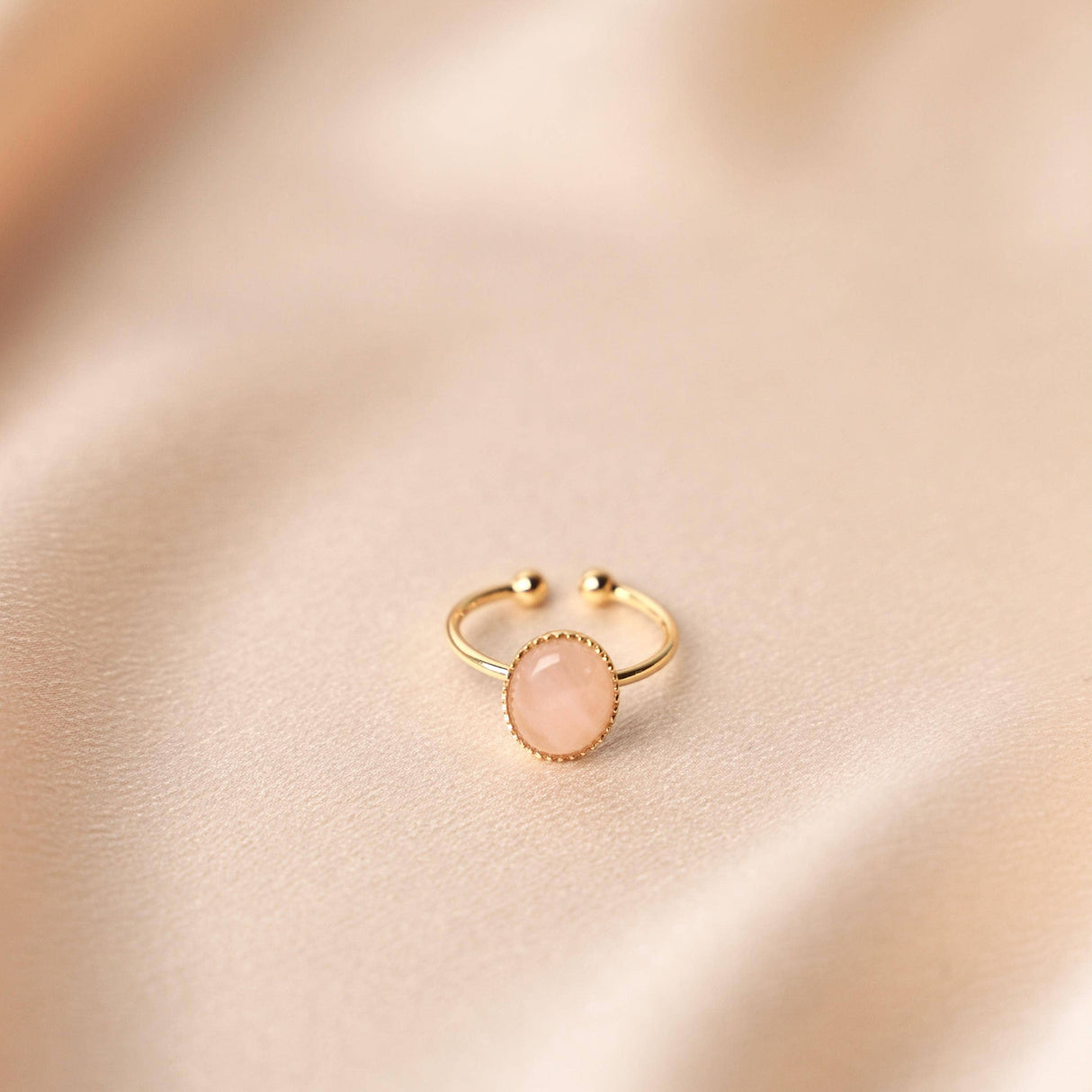 Victoire Collection Damenring mit weißem Perlmutt – Vergoldet