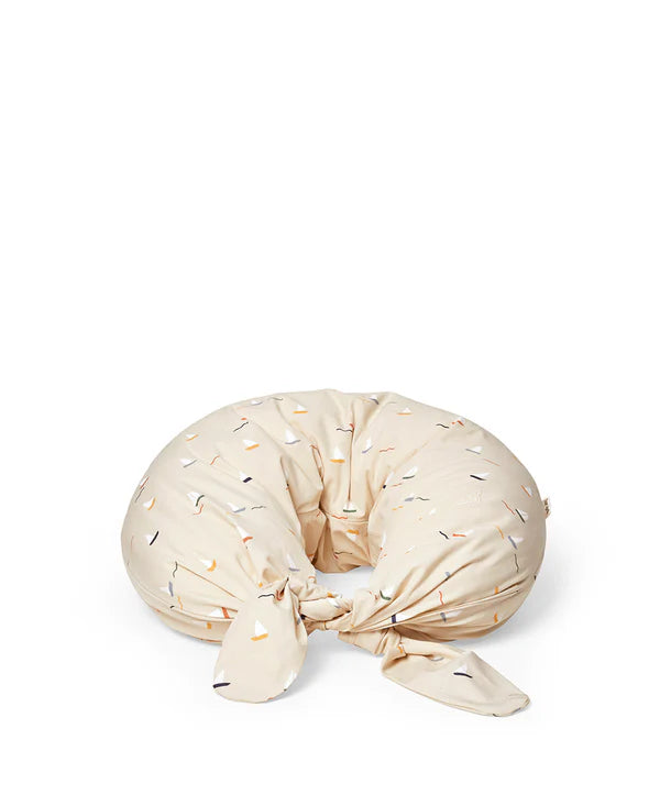 Dear April - Stillkissen mit langen Bändern, Pond Boats