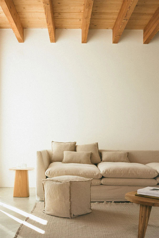 Lorena Canals Handgewebtes Baumwollkissen – Natural / Beige, 30 × 50 cm