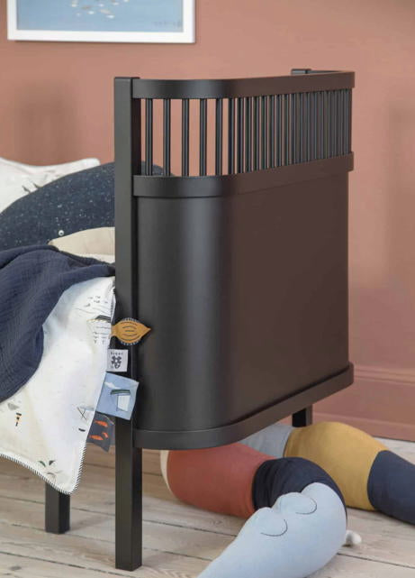 Sebra Baby- und Juniorbett schwarz