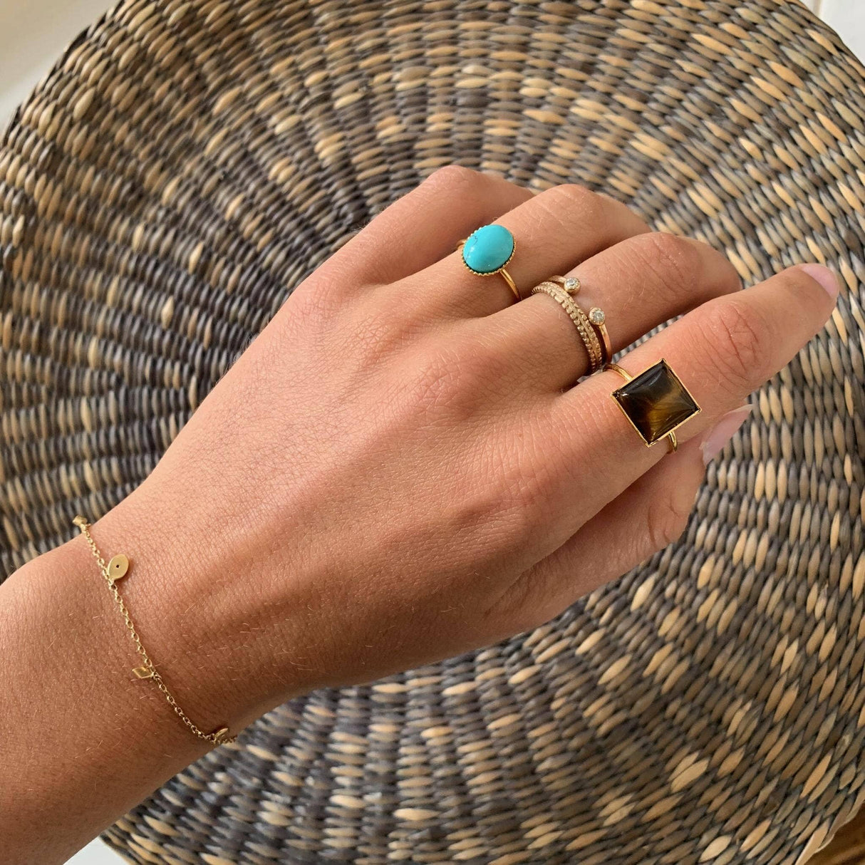 Victoire Collection Damenring mit weißem Perlmutt – Vergoldet