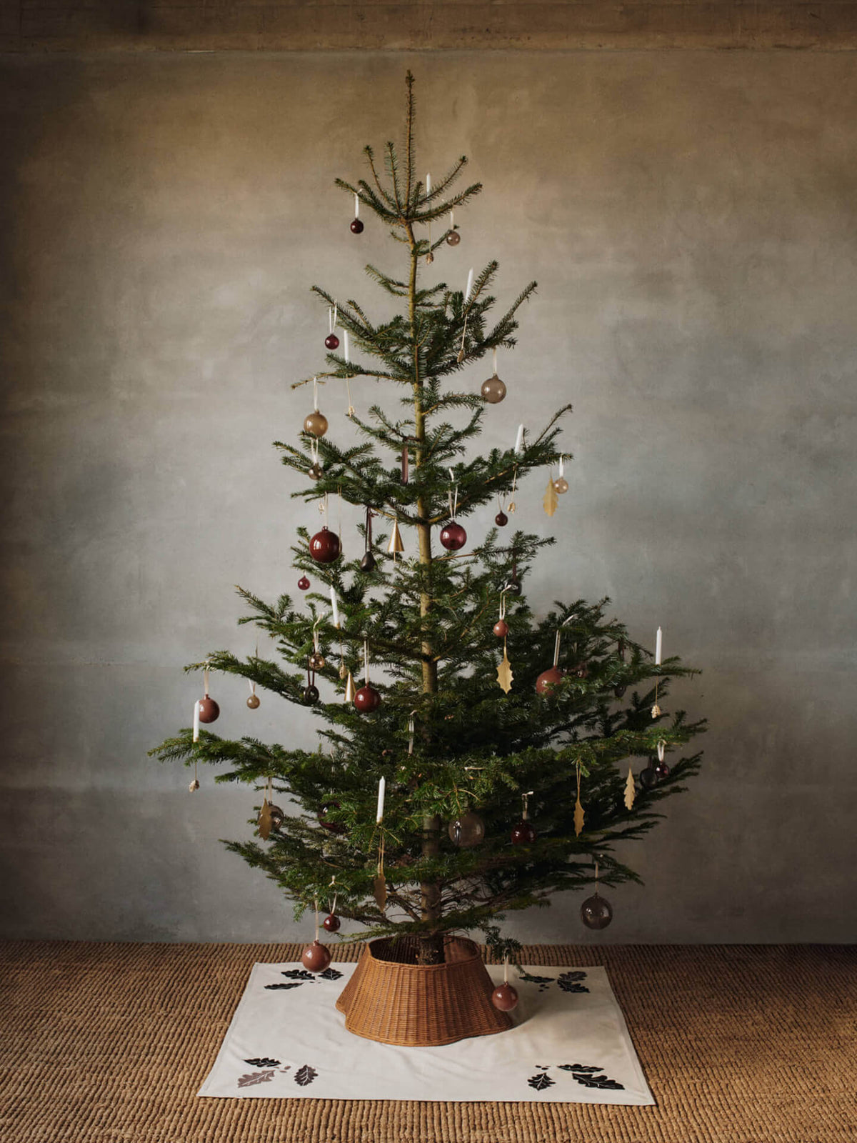 Ferm Living Eichenblatt Weihnachtsornament 4-er Set – Messing