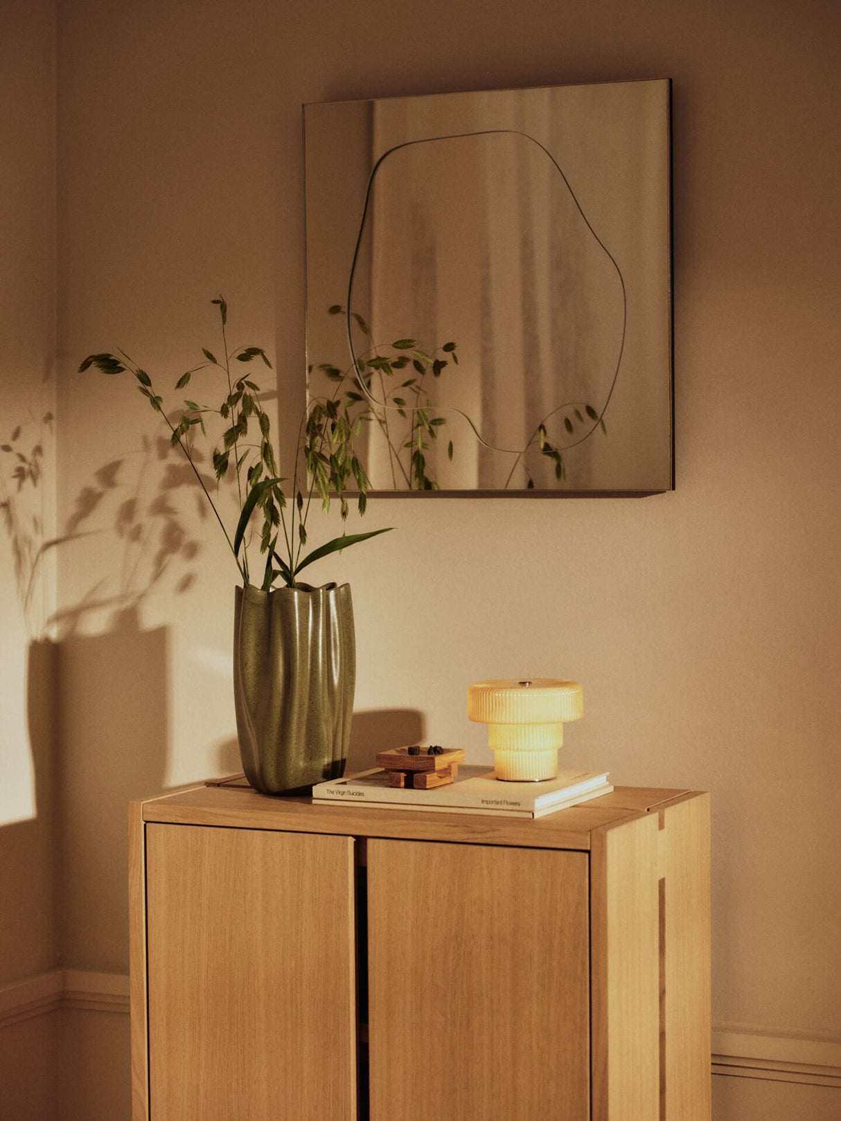 Ferm Living - Nium Vase - H23 - Dark Sage