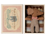 Maileg Sleepy wakey baby maus in Streichholzschachtel - Rose