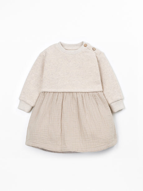 PLAY UP Kleid mit Schulteröffnung – Beige
