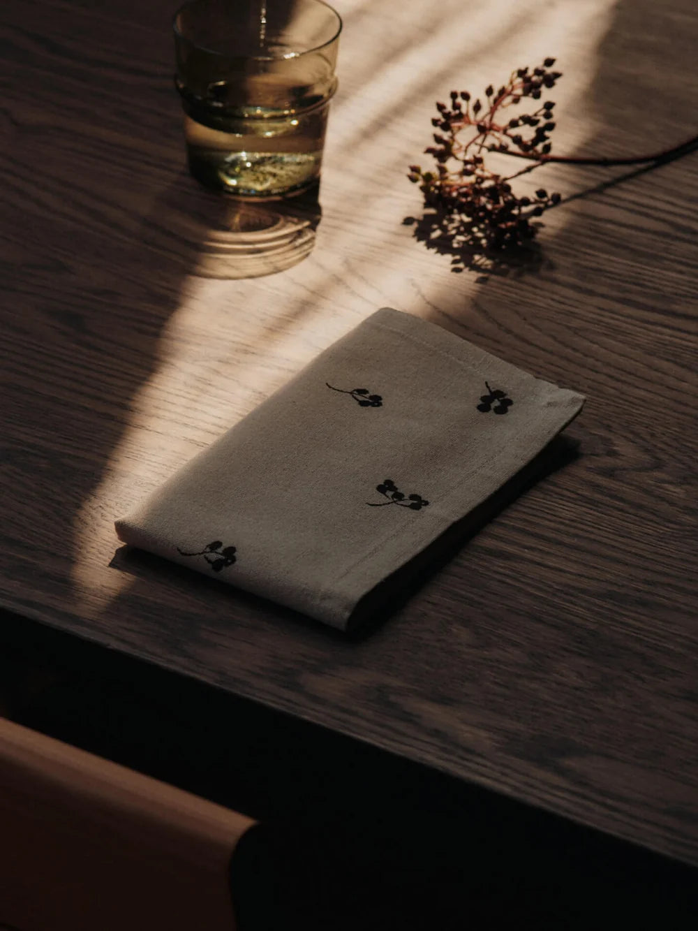Ferm Living Baies Servietten – 4er Set Natural/Dark Chocolate