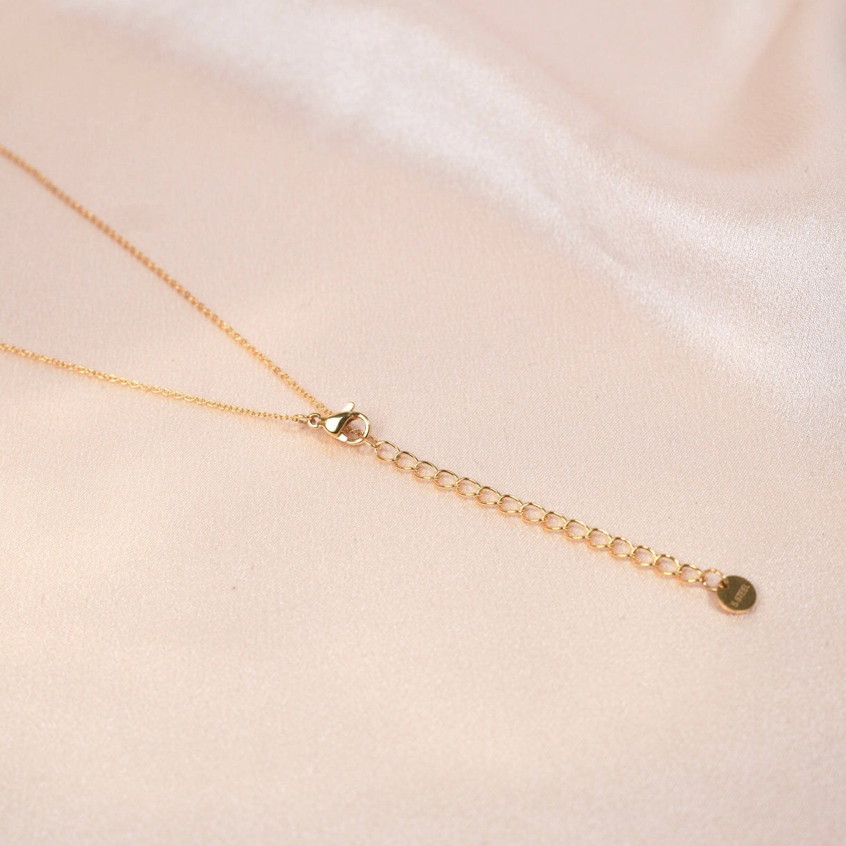 Victoire Collection Halskette mit kleinen runden Anhängern – Gold