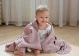 Annie & Charles® Musselin-Decke mit Rüschenrand