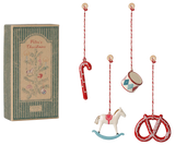 Maileg Metallornament Geschenkset Peter's Christmas – Rot/Blau