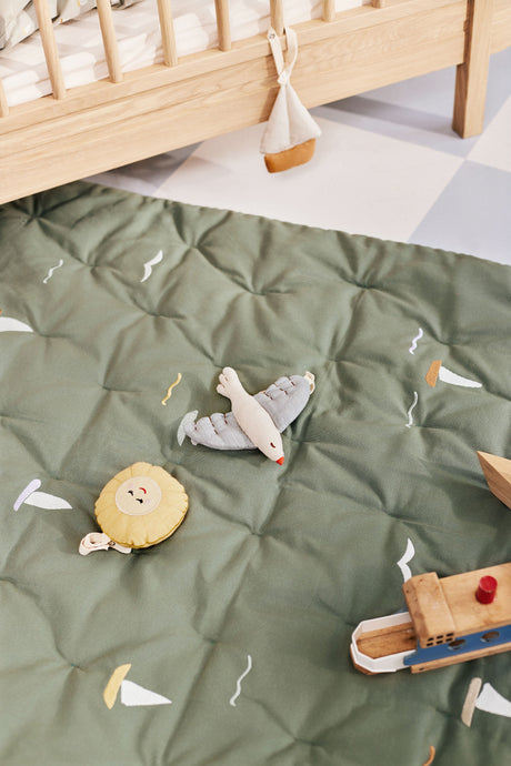 Embroidered play mattress Songbirds