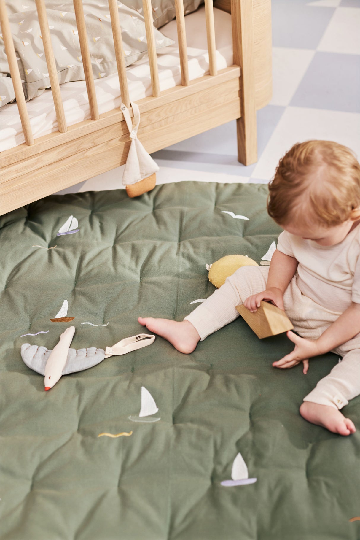 Bestickte Spielmatratze Sailboats