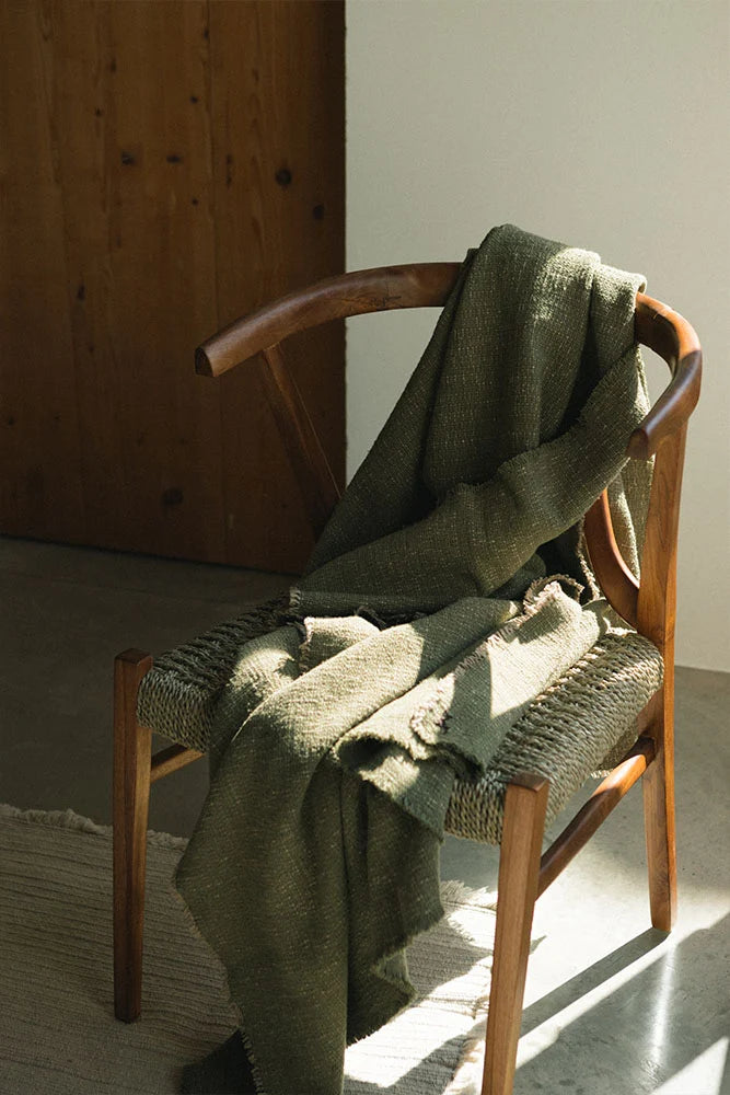 Lorena Canals Handgewebte Baumwolldecke – Khaki / Beige, 130 × 180 cm
