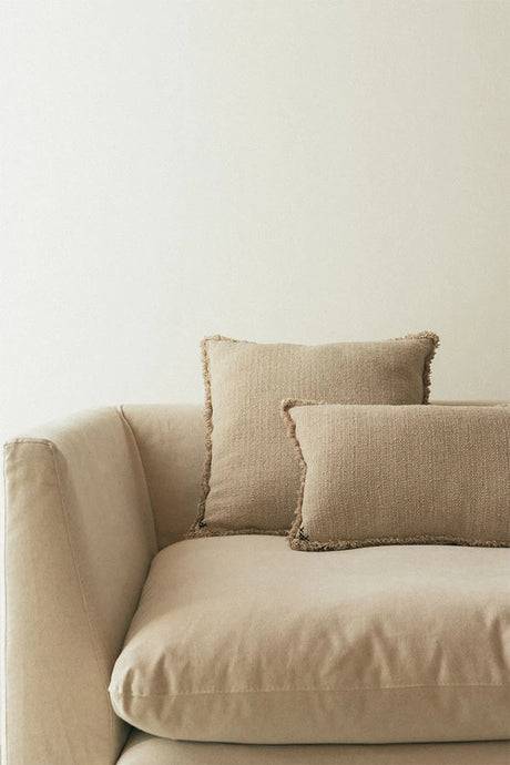 Lorena Canals Handgewebtes Baumwollkissen – Natural / Beige, 45 × 45 cm