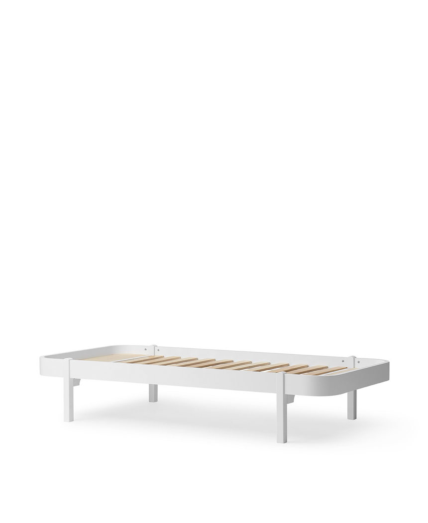 Wood Lounger Bett, weiss