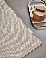 Pappelina SAM Kleiner Teppich – Beige 70 × 90 cm