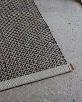 Pappelina NILS Teppichläufer – Dark Brown 70 × 120 cm