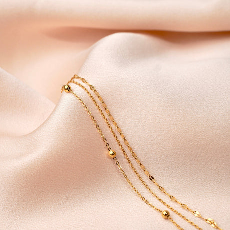 Victoire Collection Mehrreihiges Armband mit drei Ketten – Gold