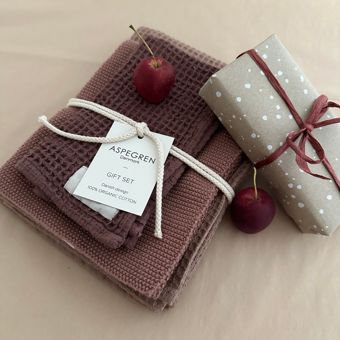 Aspegren Geschenkset Küchentextilien – Clove, Root Beer & Nougat