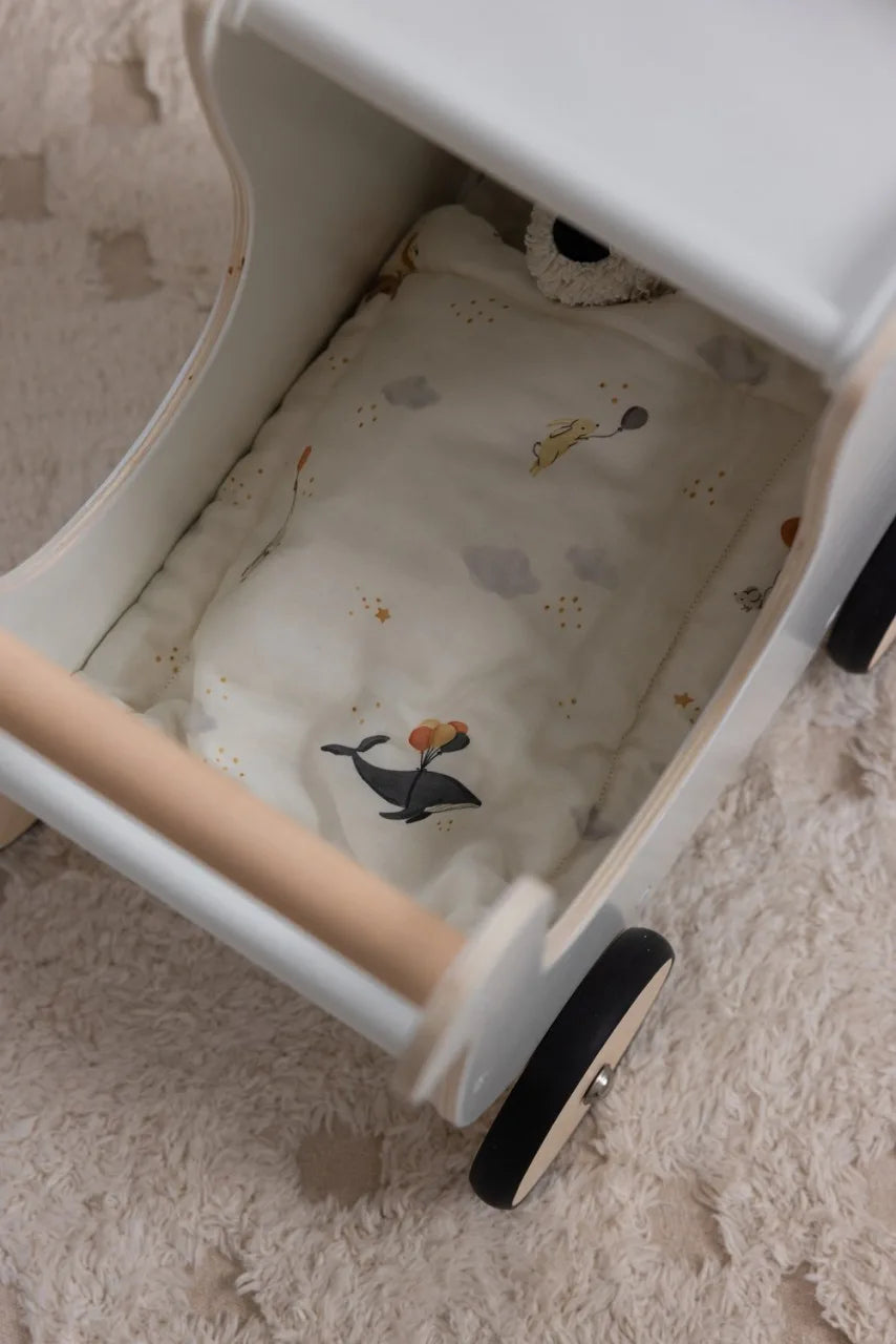 Doll bed, white