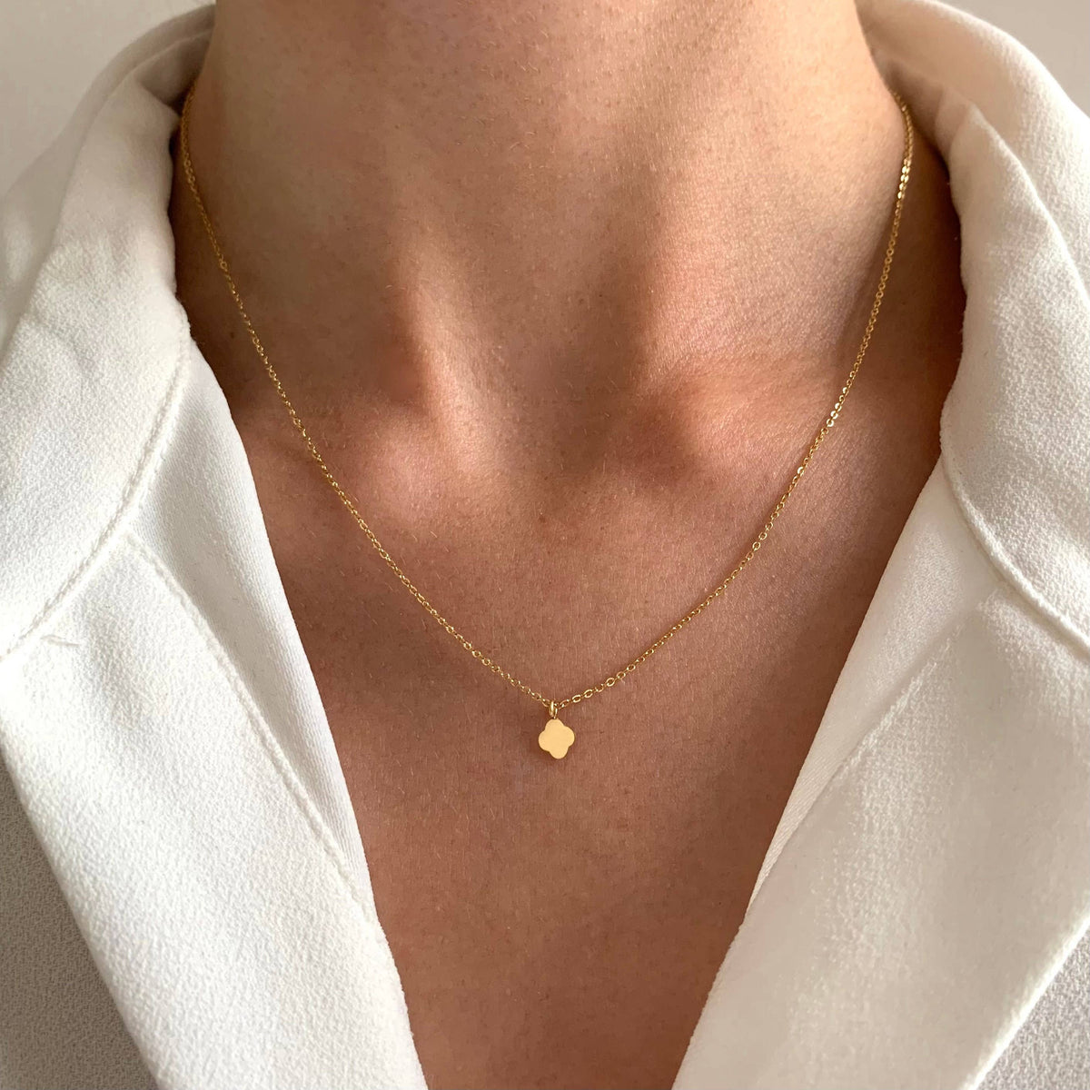 Victoire Collection Halskette mit kleinem Kleeblatt – Gold