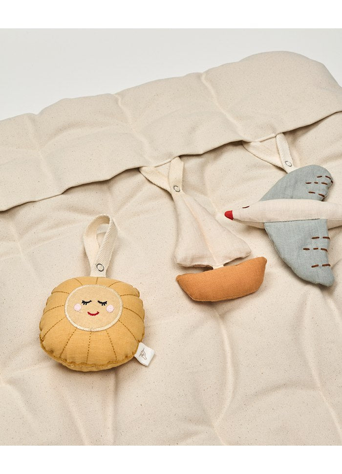 Embroidered play mattress Songbirds