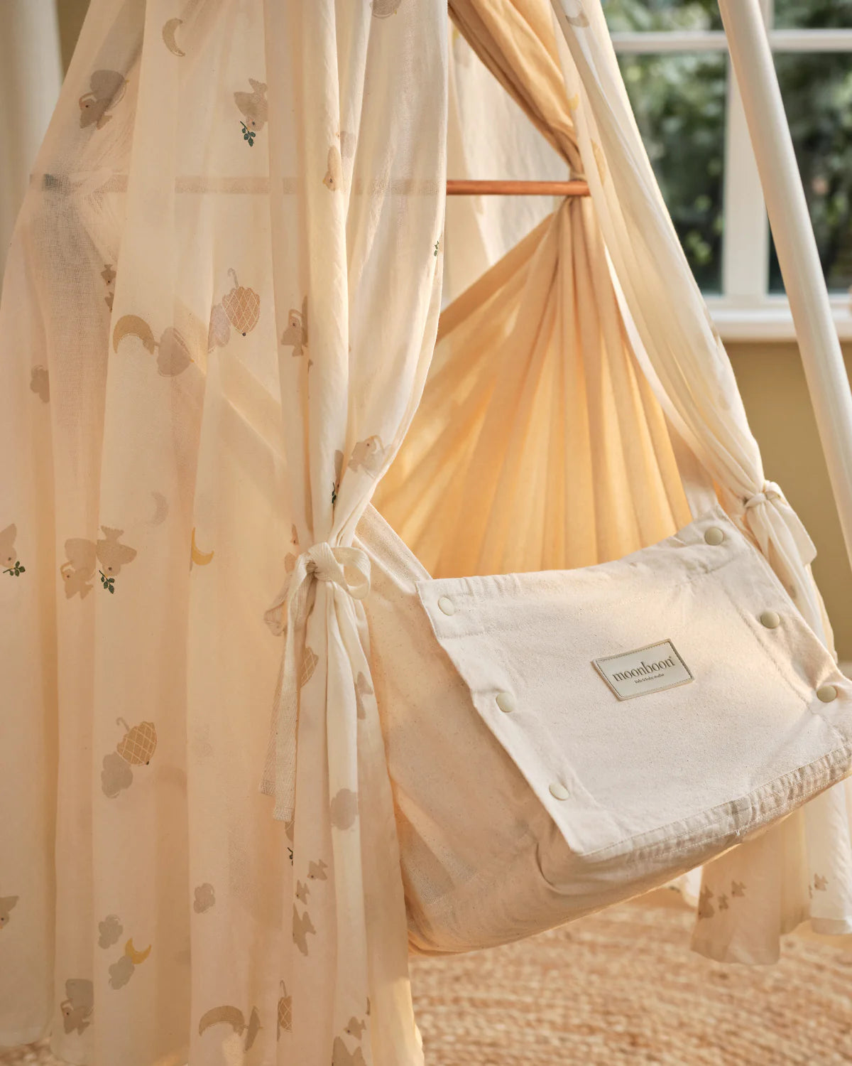 Moonboon - Wiegenhimmel "Over the Moon"