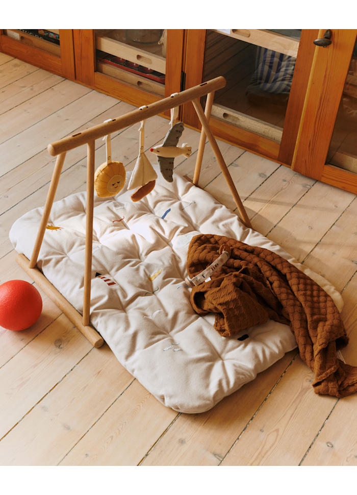 Embroidered play mattress Songbirds