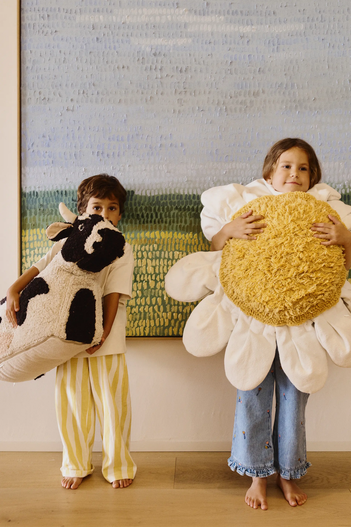 Lorena Canals Kinderpouf Lola the Cow – Kuh-Pouf, 60 × 40 cm