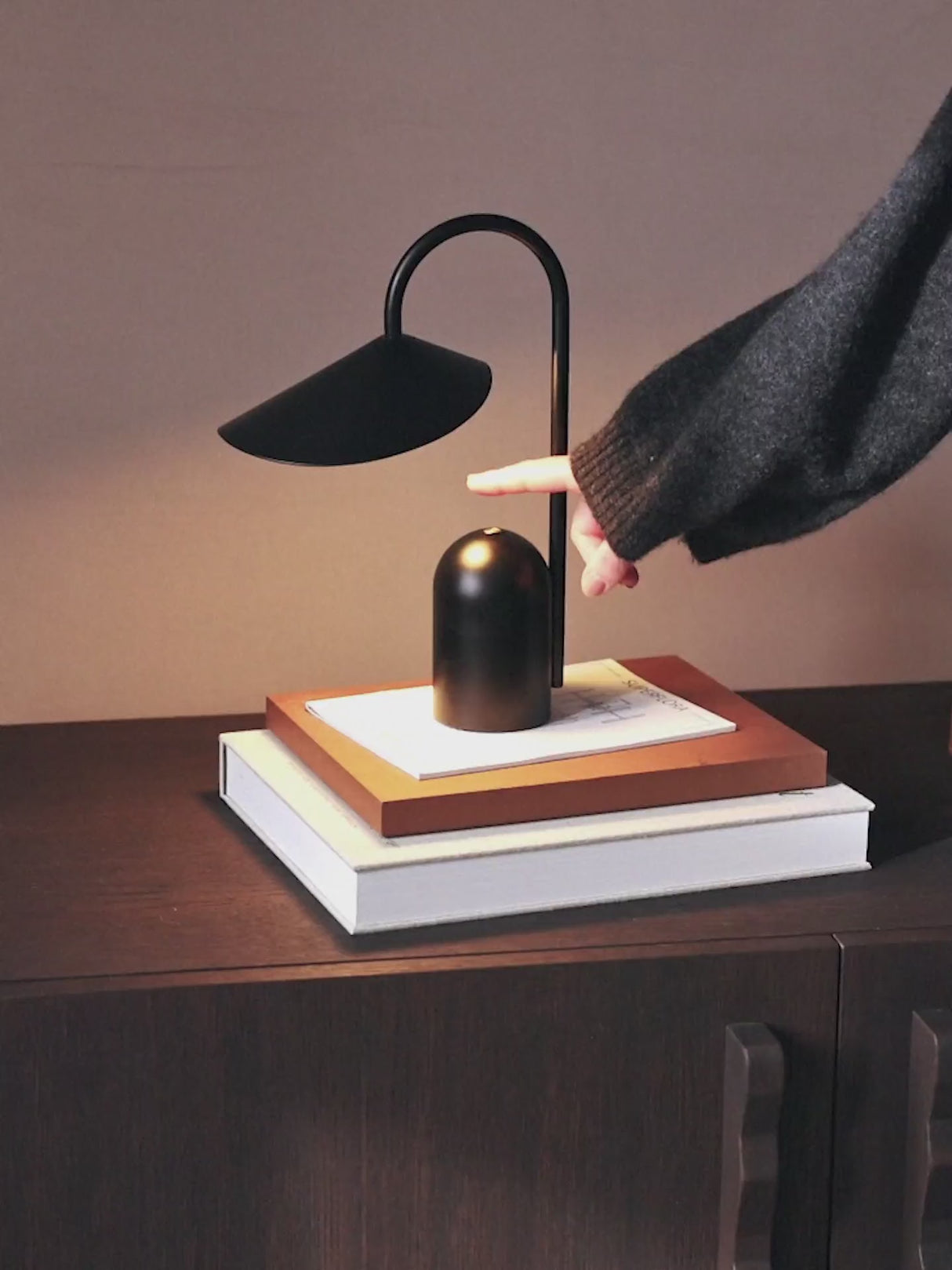 Arum Portable Lamp - Black