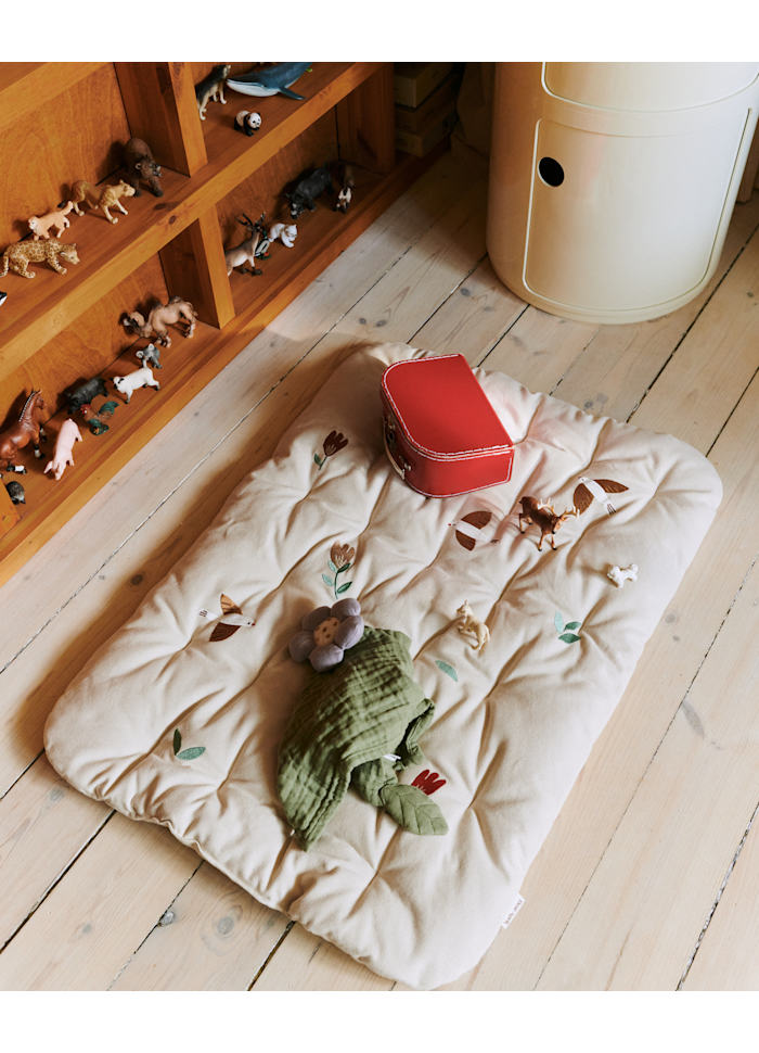 Embroidered play mattress Songbirds