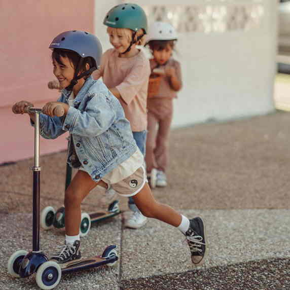 Banwood Scooter Kinderroller Roller