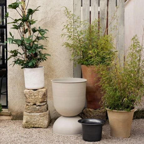 Ferm Living Hourglass Pot cashmere medium