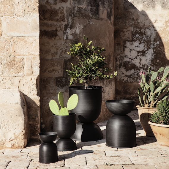 Ferm Living Nordic Living Blumentopf Hourglass Pot