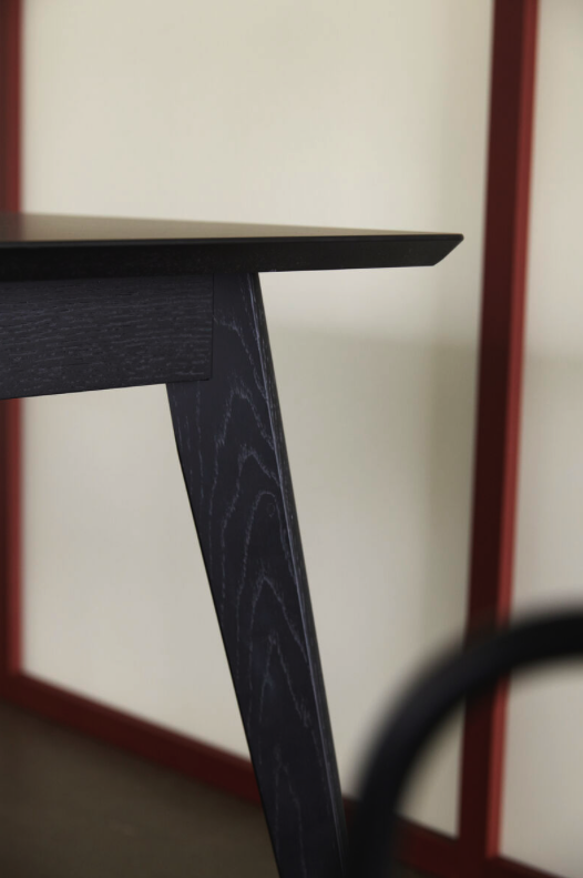 Hübsch Interior Esstisch Stay Schwarz