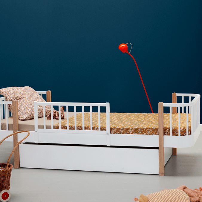 Oliver Furniture Bett Wood Collection