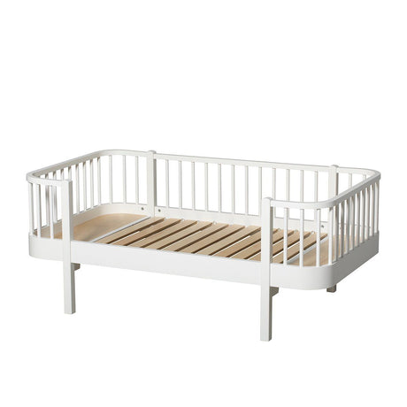 Oliver Furniture Wood Collection Junior Bettsofa weiss