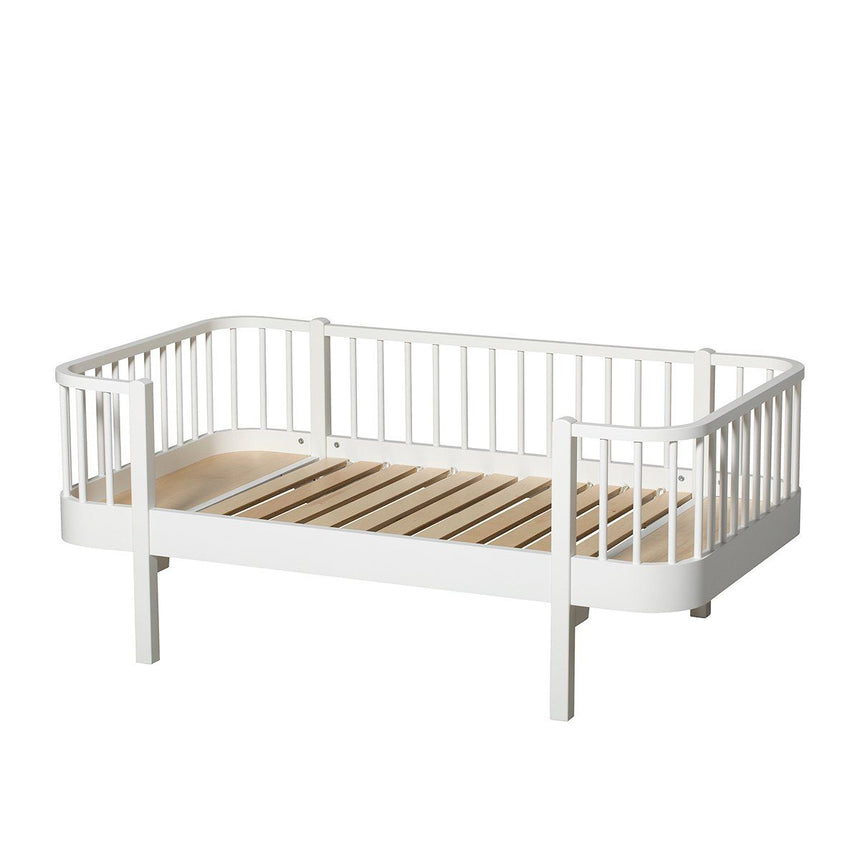Oliver Furniture Wood Collection Junior Bettsofa weiss