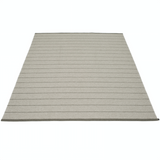 Pappelina Carl Warm grey Fossil grey Outdoorteppich Teppich für den Balkon Aussenteppich für den Balkon Schwedenteppich