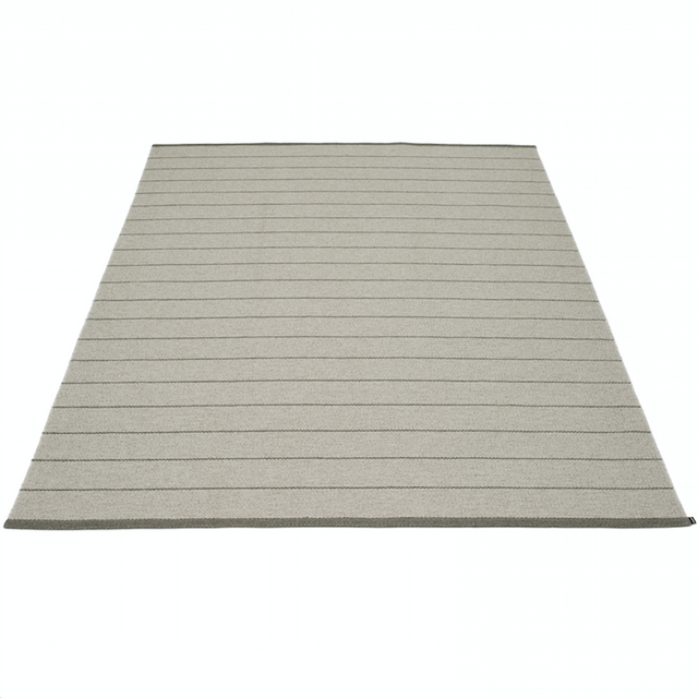 Pappelina Carl Warm grey Fossil grey Outdoorteppich Teppich für den Balkon Aussenteppich für den Balkon Schwedenteppich