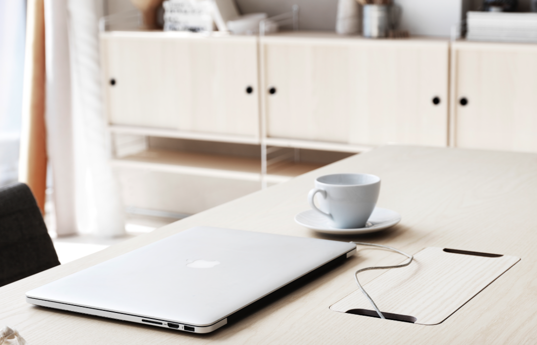 String Work höhenverstellbarer Arbeitstisch weiss