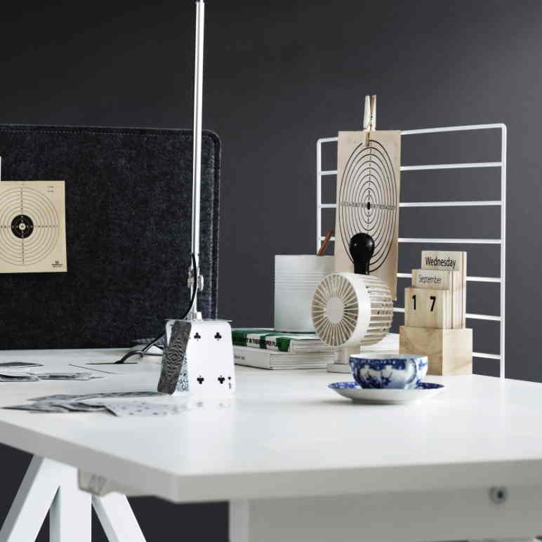 String Works Wire Screen for Desktop Trennwand für Arbeitstisch